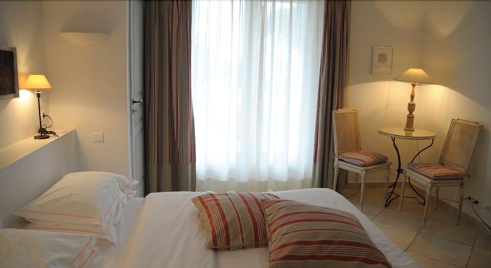 Hotel Villa Les Rosiers Гримо Екстериор снимка