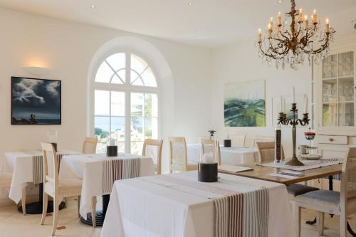 Hotel Villa Les Rosiers Гримо Екстериор снимка