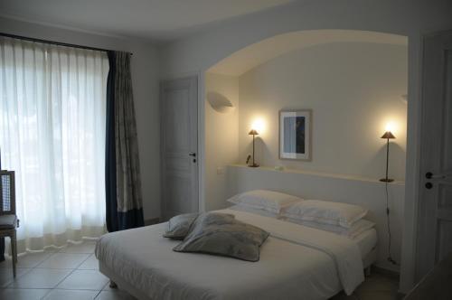 Hotel Villa Les Rosiers Гримо Екстериор снимка