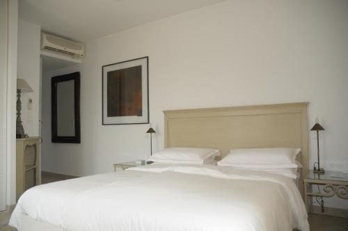 Hotel Villa Les Rosiers Гримо Екстериор снимка