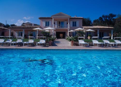 Hotel Villa Les Rosiers Гримо Екстериор снимка