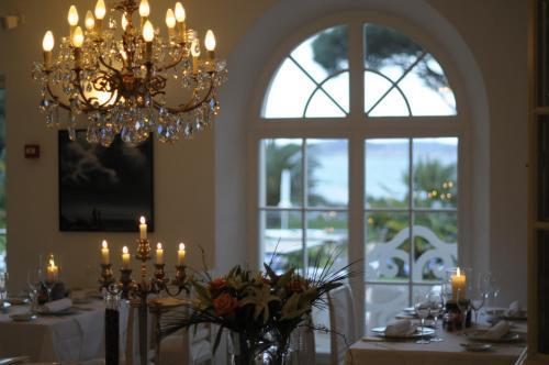 Hotel Villa Les Rosiers Гримо Екстериор снимка