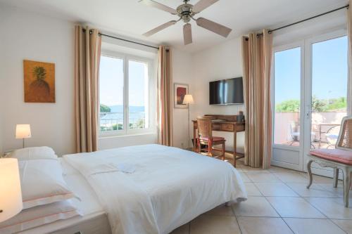 Hotel Villa Les Rosiers Гримо Екстериор снимка
