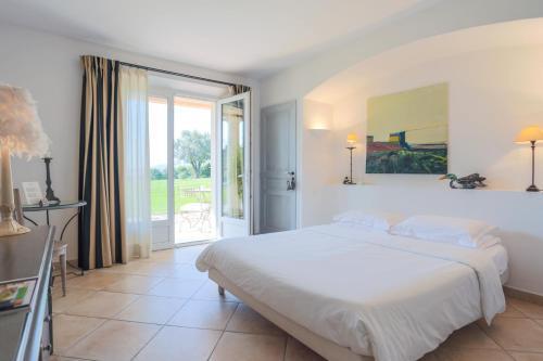 Hotel Villa Les Rosiers Гримо Екстериор снимка