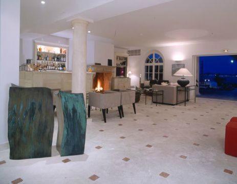 Hotel Villa Les Rosiers Гримо Екстериор снимка